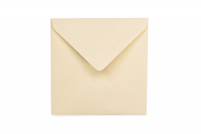 Kvadratiska kuvert 130x130 mm, krämfärgade