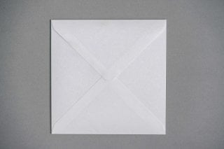 Fyrkantiga kuvert 155x155 mm, pärlemorskimrande